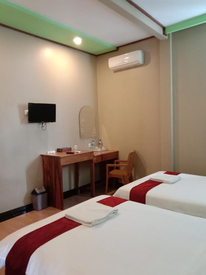 The New Orlinds Guest House Wonosari 외부 사진